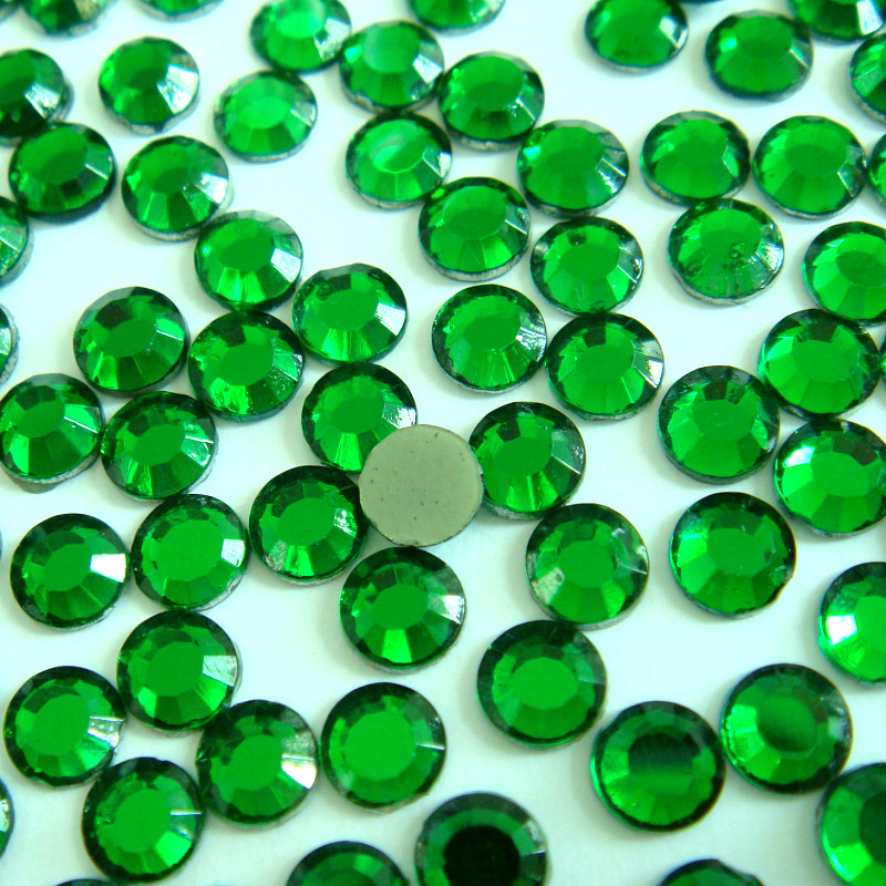 Los diamantes artificiales de cristal del hotfix del grado de la calidad de China AA, los cortes dobles pulen el hotfix de los diamantes artificiales